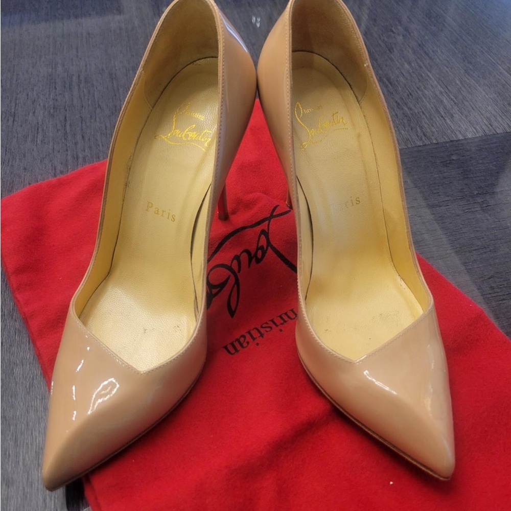 Christian Louboutin Beige Corneille Patent Leather Heels